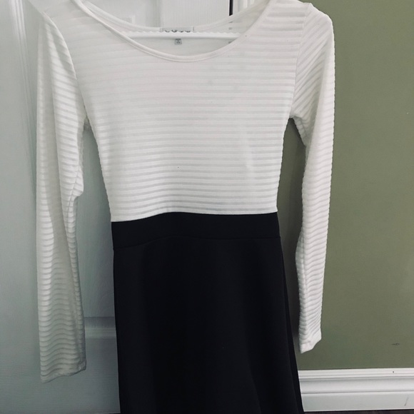 Black and White Simple Dress - Picture 1 of 2